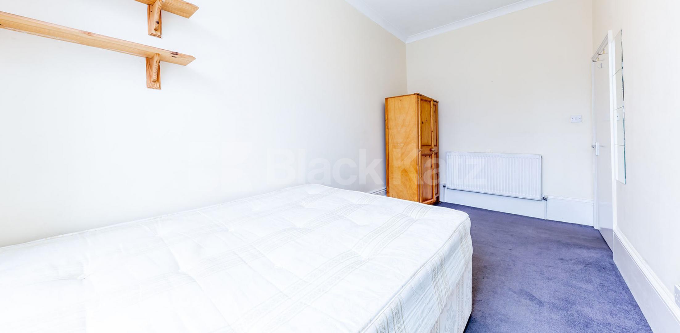 			LOUNGE CONVERT, MINS TO TUBE!, 1 Bedroom, 1 bath, 1 reception Flat			 York Way, CALEDONIAN ROAD 